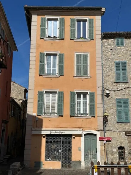 Local commercial dans Biot à louer - Photo de l’immeuble – Image 2 sur 4