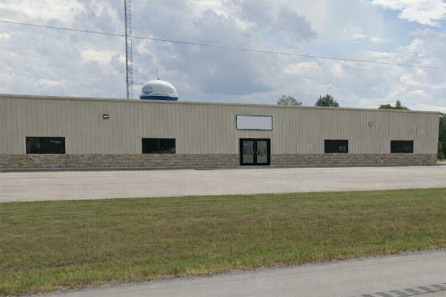 555 N Line St, Columbia City, IN à louer Photo principale– Image 1 sur 9