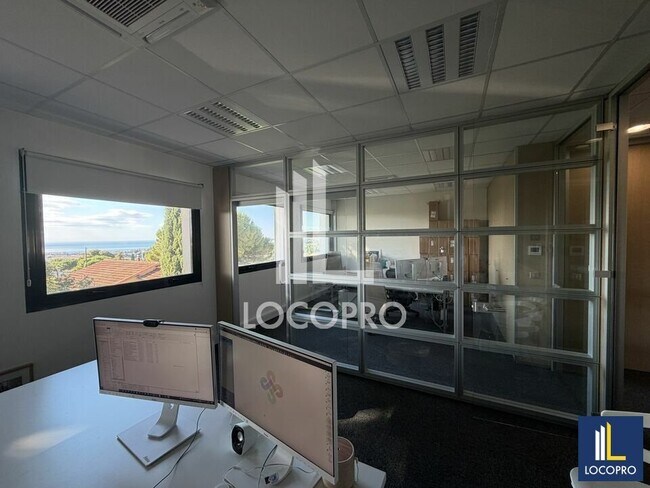 Plus de détails pour Bureau à vendre