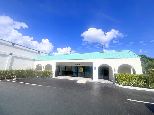 Plus de détails pour 2200 N Dixie Hwy, Boca Raton, FL - Bureau/Médical à louer