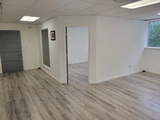 Plus de détails pour 15302 Baisley Blvd, Jamaica, NY - Bureau à louer