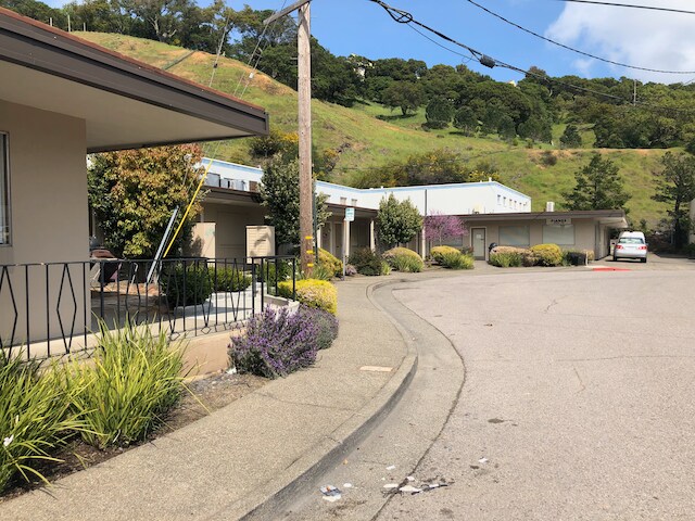 19-71 Joseph Ct, San Rafael, CA à louer - Photo de l’immeuble – Image 3 sur 7