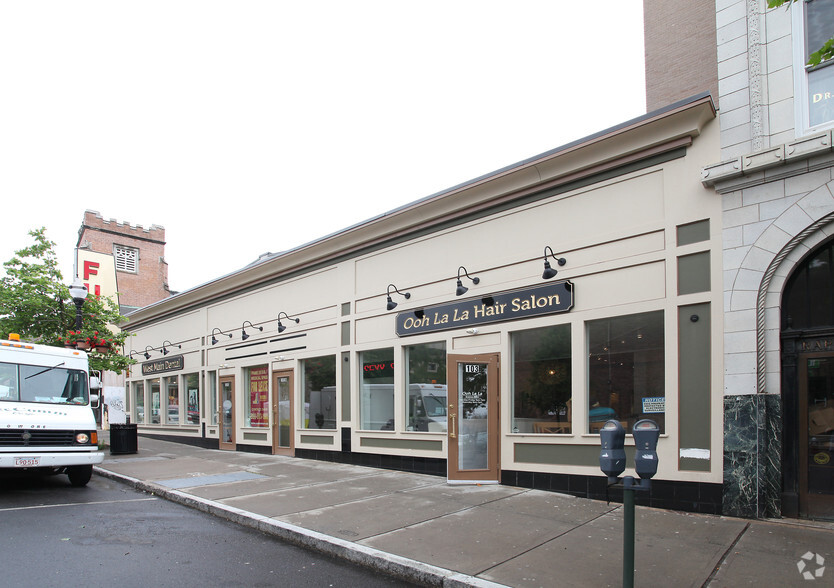 87-99 W Main St, New Britain, CT à louer - Photo de l’immeuble – Image 1 sur 7