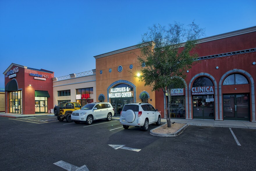 3305 E Greenway Rd, Phoenix, AZ à louer - Photo de l’immeuble – Image 3 sur 5