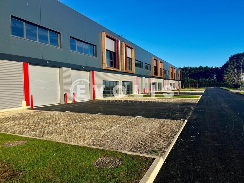 Local d’activités dans Avrainville à louer - Photo de l’immeuble – Image 1 sur 6