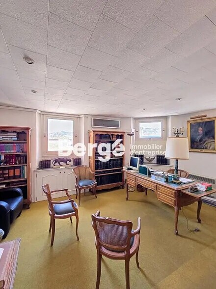 Bureau dans Cannes à louer - Photo de l’immeuble – Image 1 sur 4