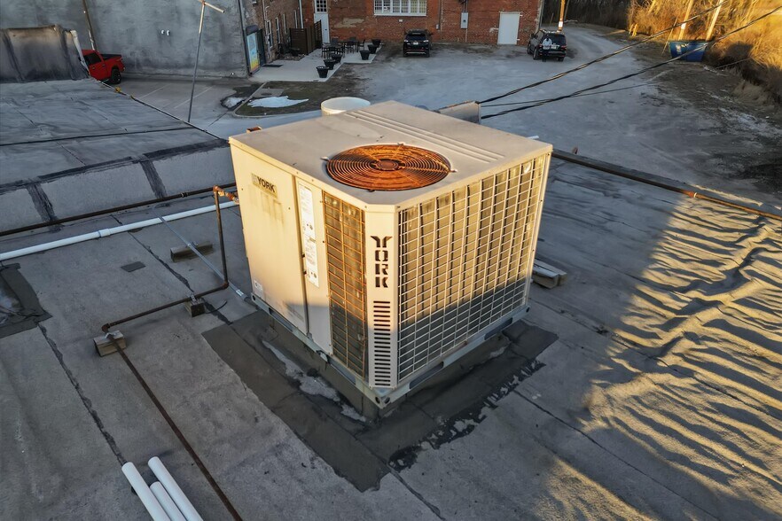 451 S Thompson Ave, Excelsior Springs, MO à vendre - Photo de l’immeuble – Image 3 sur 70