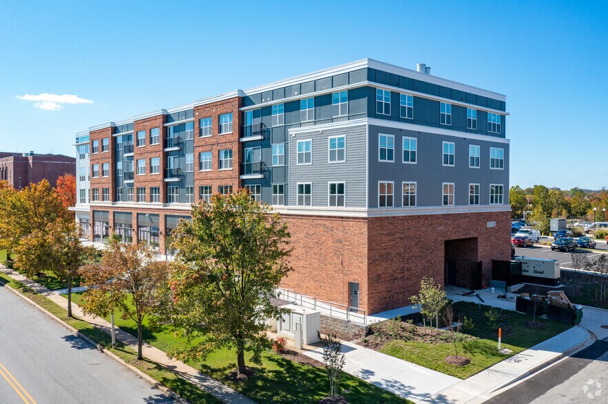 1100 E 33rd St, Baltimore, MD à louer - Photo de l’immeuble – Image 3 sur 6