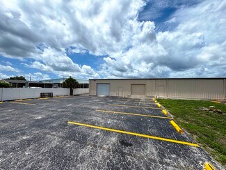 Plus de détails pour 11120 S Cleveland Ave, Fort Myers, FL - Industriel/Logistique à louer