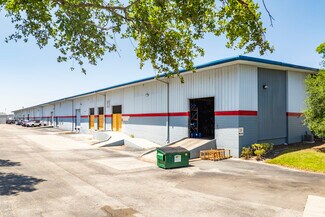 Plus de détails pour 2604 Tampa East Blvd, Tampa, FL - Industriel/Logistique à louer