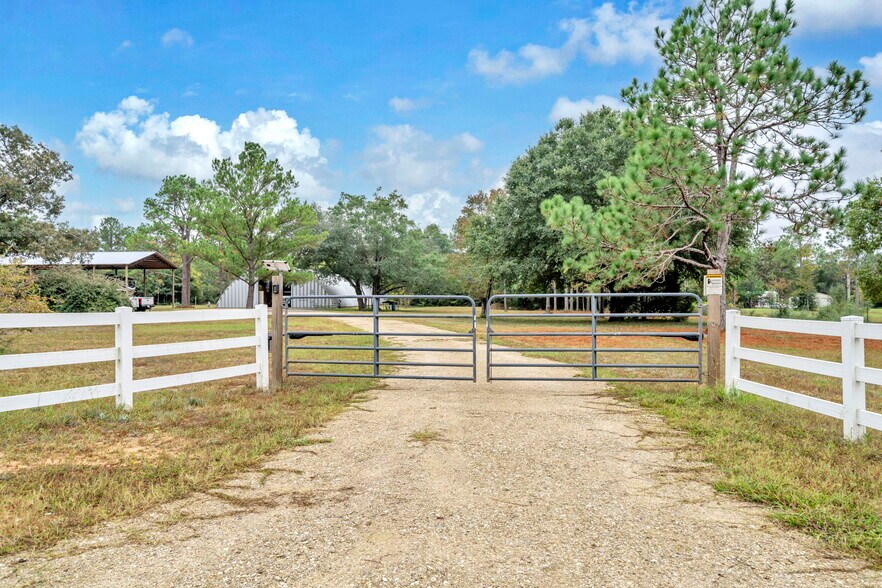 4156 Painter Branch Rd, Crestview, FL à vendre - Photo de l’immeuble – Image 2 sur 44