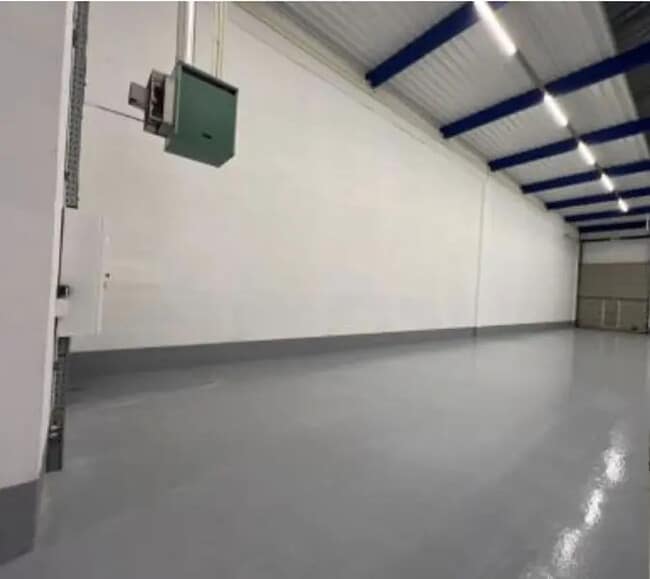 Plus de détails pour Local d'activités à louer