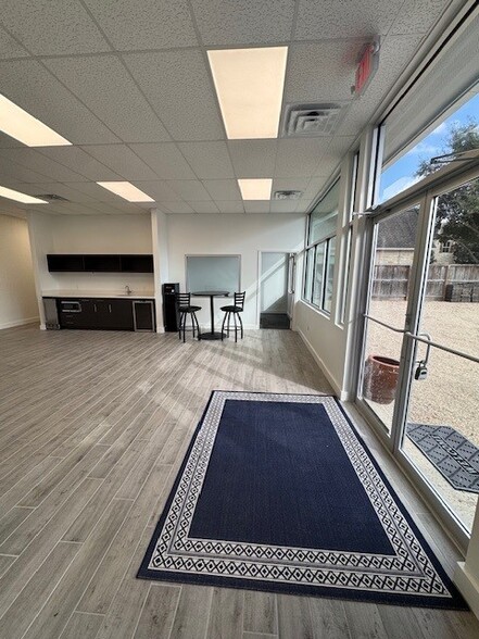 7720 Westview Dr, Houston, TX à louer - Photo intérieure – Image 3 sur 9