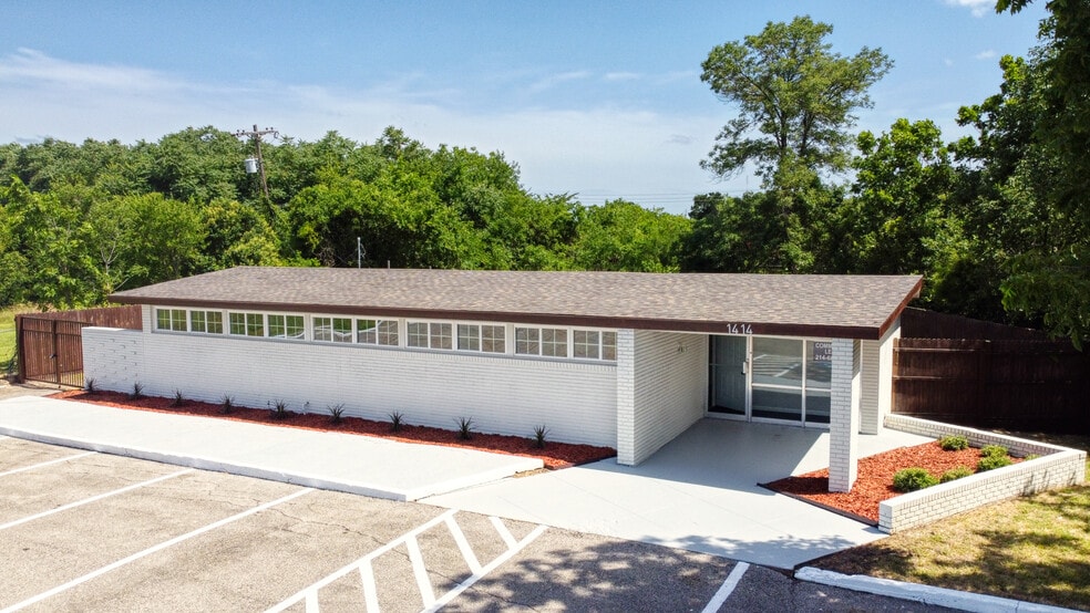 1414 Forest Ln, Garland, TX à louer - Photo de l’immeuble – Image 2 sur 43