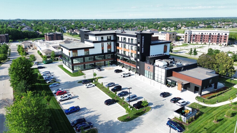 595 S 60th St, West Des Moines, IA à louer - Photo de l’immeuble – Image 2 sur 7