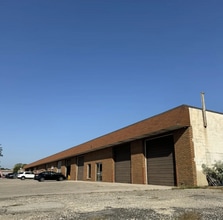 22029 N Pepper Rd, Lake Barrington, IL à louer Photo de l’immeuble– Image 2 sur 2