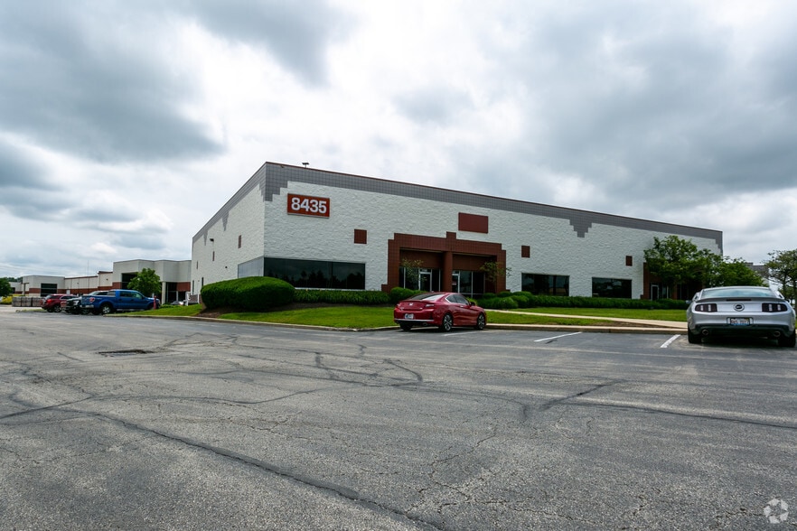 8435 Georgetown Rd, Indianapolis, IN à louer - Photo de l’immeuble – Image 1 sur 1