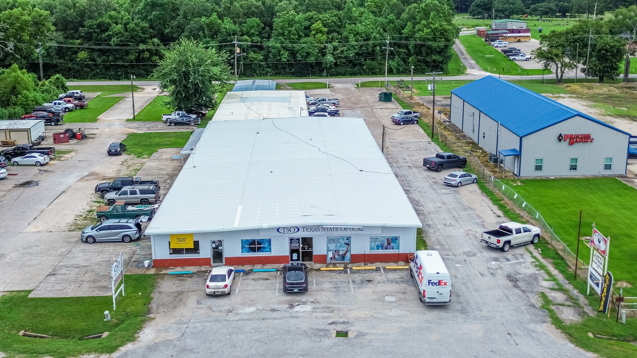 2718-2720 N Main St, Liberty, TX à vendre Photo de l’immeuble– Image 1 sur 12
