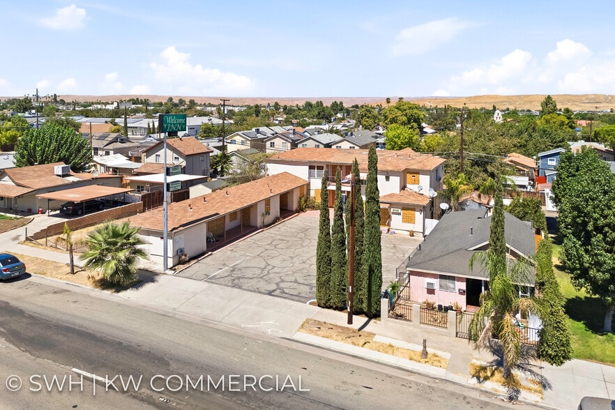 130 Kern St, Taft, CA à vendre - Photo de l’immeuble – Image 3 sur 25