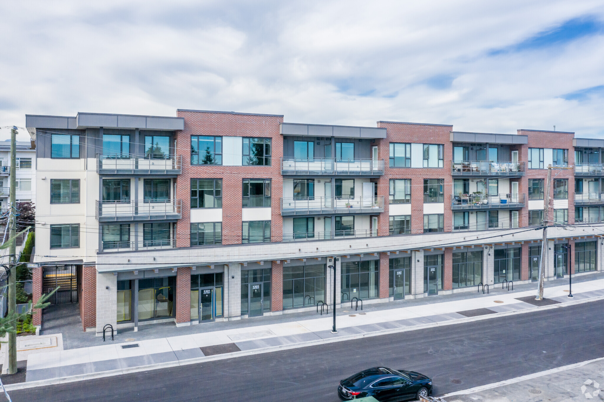 5355-5377 Lane St, Burnaby, BC à vendre Photo principale– Image 1 sur 7