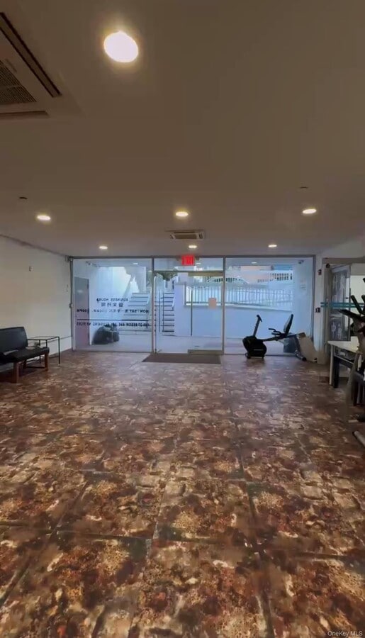14627 Beech Ave, Flushing, NY 11355 - Lot C2 -  - Photo intérieure - Image 2 of 8