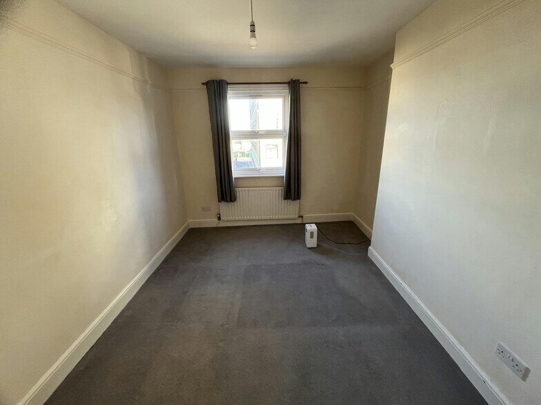 38 Buckingham St, Aylesbury à vendre - Photo de l’immeuble – Image 3 sur 11