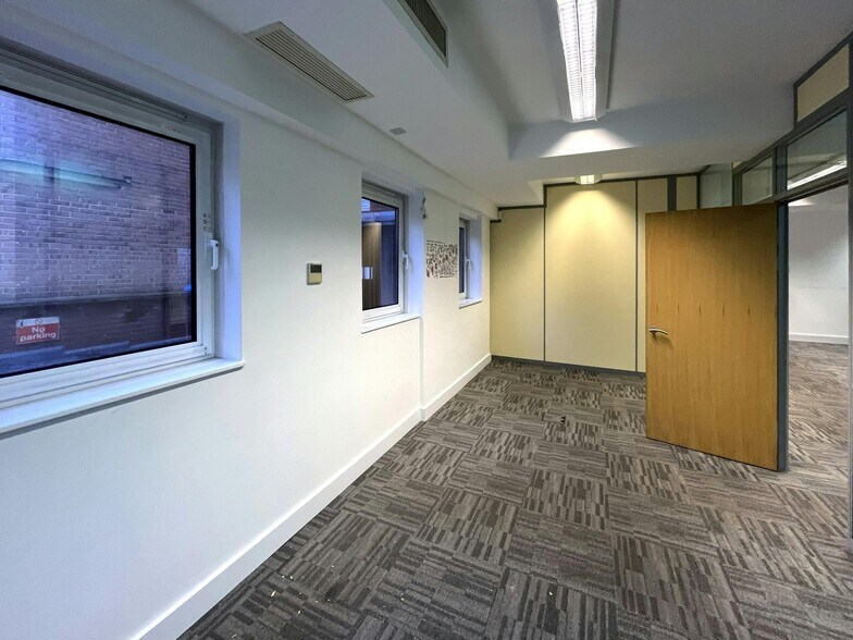 153-157 Cleveland St, Londres à louer - Photo de l’immeuble – Image 3 sur 14