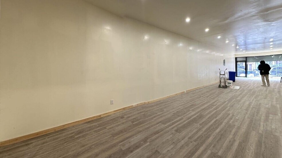 1225 Fulton St, Brooklyn, NY à louer - Photo de l’immeuble – Image 3 sur 8
