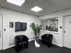 Crompton Close, Basildon à louer Hall d’entrée– Image 2 sur 3
