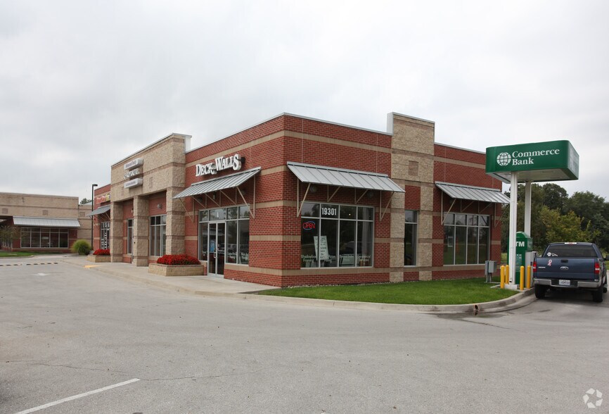19301 E Us-40 Hwy, Independence, MO à vendre - Photo de l’immeuble – Image 3 sur 3