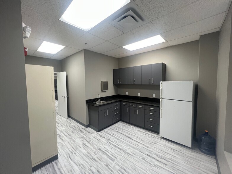 4260 Glendale Milford Rd, Blue Ash, OH à louer - Photo de l’immeuble – Image 2 sur 24