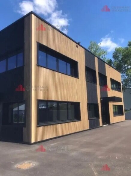 Bureau dans Châtillon-le-Duc à louer - Photo de l’immeuble – Image 2 sur 3