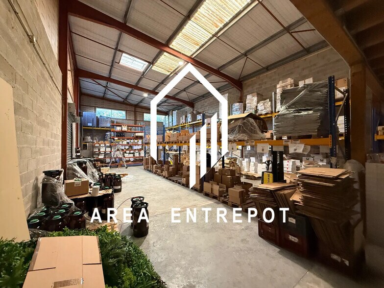 Local d’activités dans Aix-en-Provence à louer - Photo de l’immeuble – Image 3 sur 6