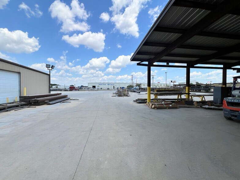 1248 Lawson Rd, Saginaw, TX à vendre - Photo de l’immeuble – Image 2 sur 6