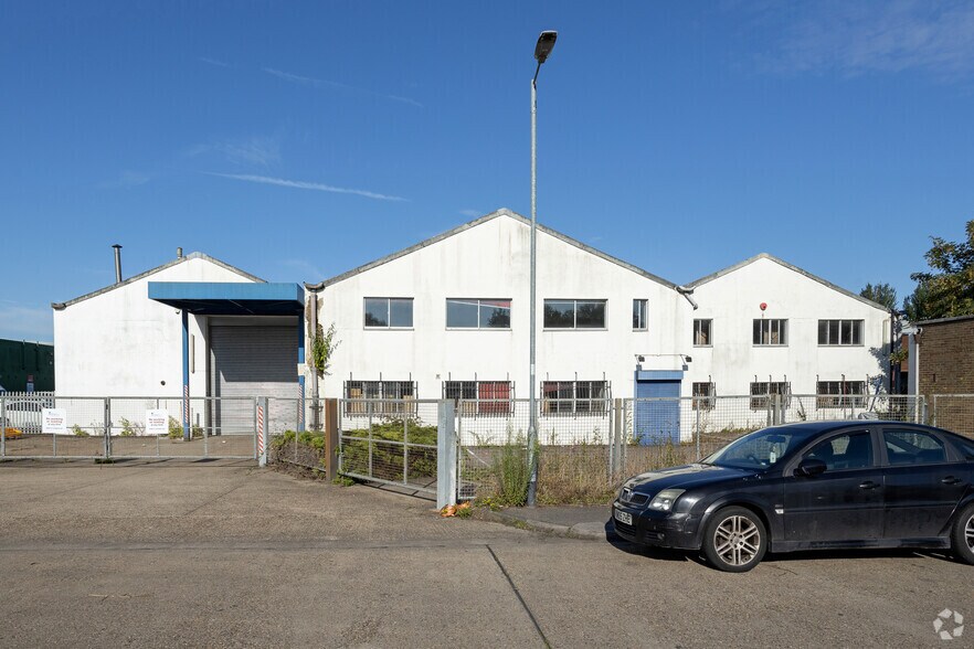 46 Lea Rd, Waltham Abbey à louer - Photo de l’immeuble – Image 3 sur 3