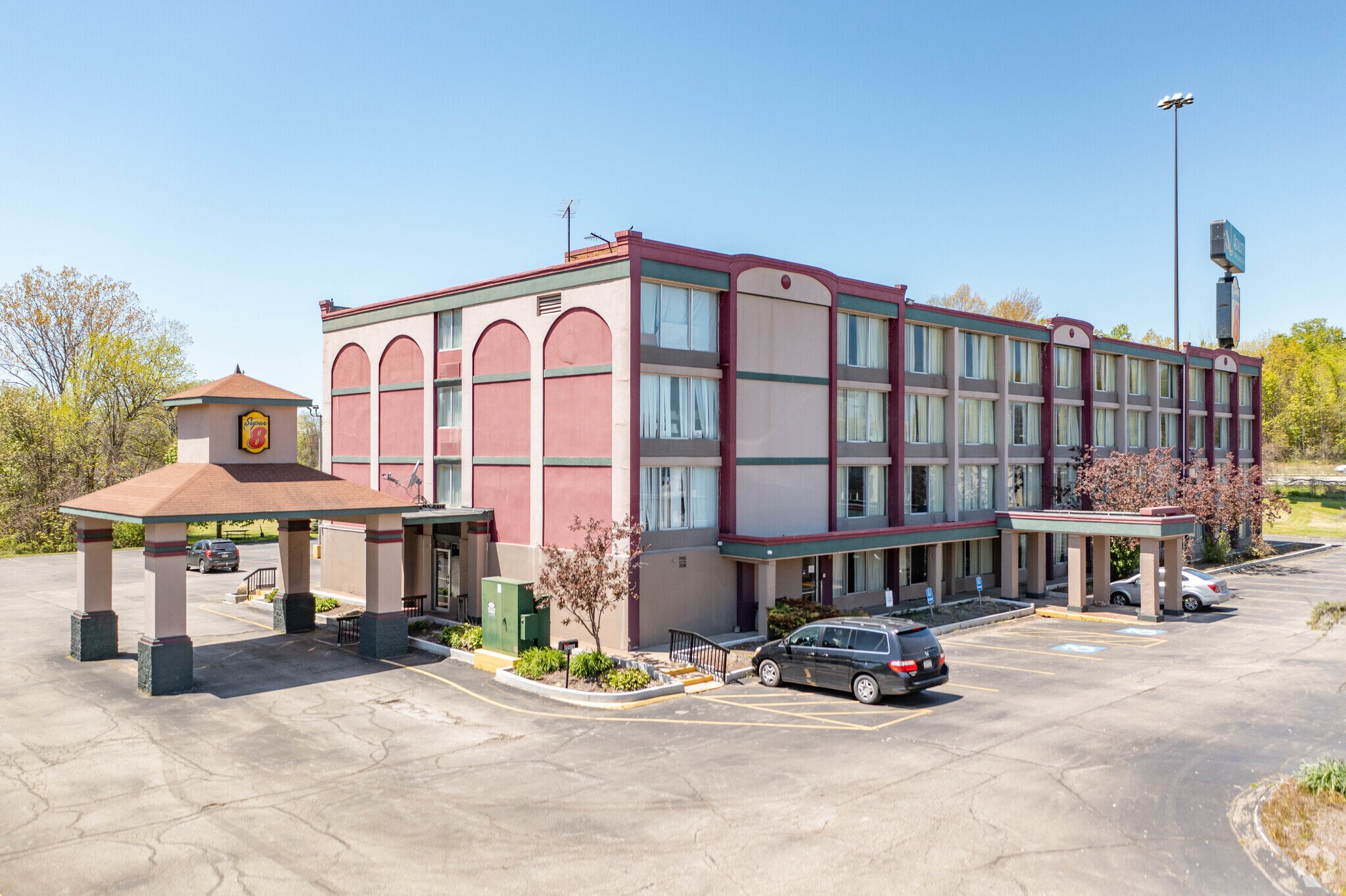 8040 Perry Hwy, Erie, PA à vendre Photo principale– Image 1 sur 17