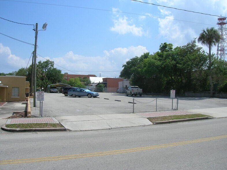 501-507 Delannoy Ave, Cocoa, FL à louer - Photo de l’immeuble – Image 2 sur 11