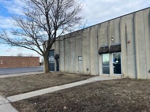 803-907 Industrial Dr, West Chicago, IL à louer Photo intérieure– Image 2 sur 12