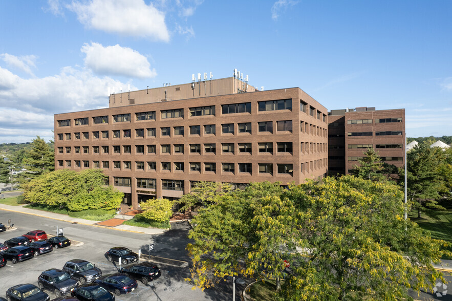 1 University Plz, Hackensack, NJ à louer - Photo de l’immeuble – Image 2 sur 5