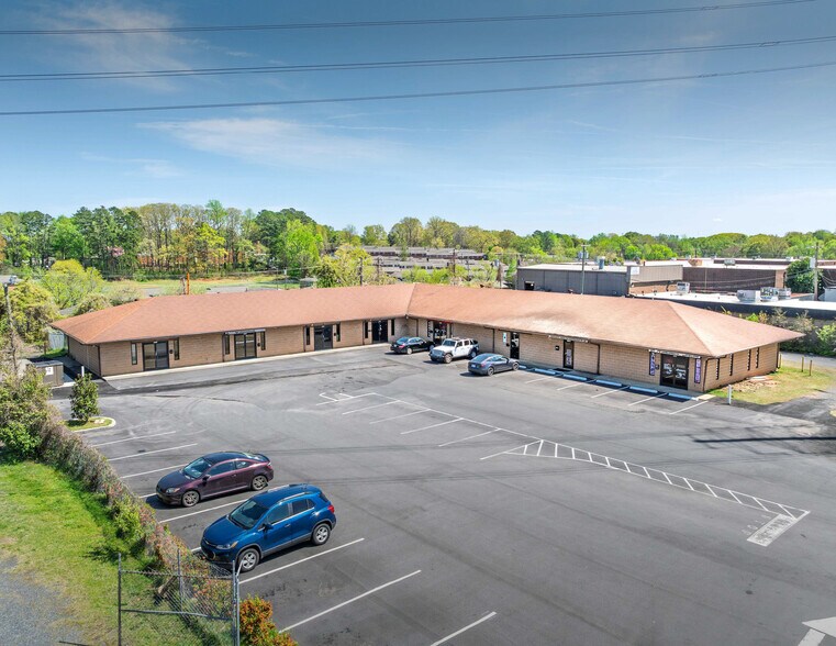 4217 South Blvd, Charlotte, NC à louer - Photo de l’immeuble – Image 1 sur 3