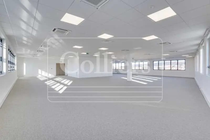571 Avenue Rhin Danube, Vitrolles à louer - Photo de l’immeuble – Image 3 sur 11