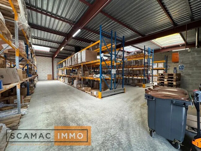 Plus de détails pour Bureau, Industriel/Logistique à louer