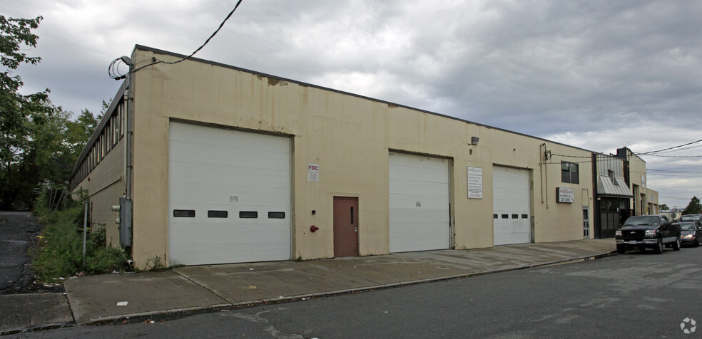 301-303 Roosevelt Ave, Spring Valley, NY à louer - Photo de l’immeuble – Image 2 sur 2