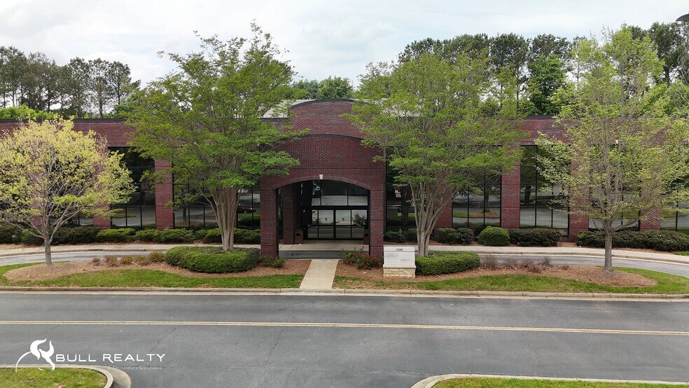 10680 Medlock Bridge Rd, Duluth, GA à louer - Photo de l’immeuble – Image 2 sur 11