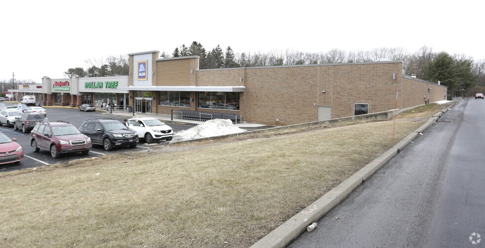 106 Laurel Mall Dr, Hazleton, PA à louer - Photo principale – Image 3 sur 11