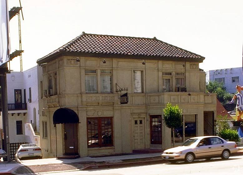 8210-8214 W Sunset Blvd, West Hollywood, CA à louer - Photo de l’immeuble – Image 1 sur 3