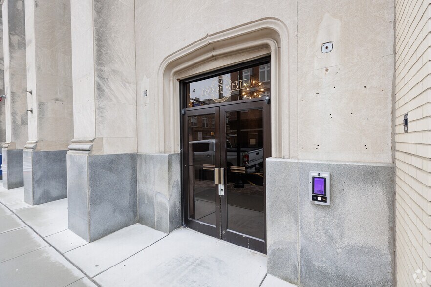 239-241 Main St, Hackensack, NJ à louer - Photo de l’immeuble – Image 2 sur 3