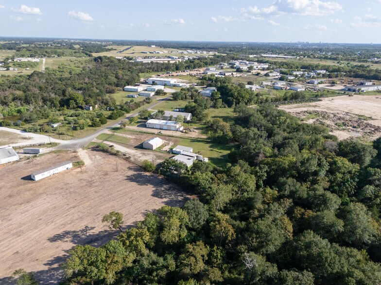 6241 Fourwinds Dr, Bryan, TX à vendre - Photo de l’immeuble – Image 2 sur 3