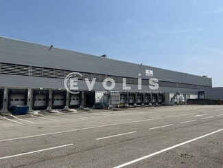 Plus de détails pour 2 Rue Blaise Pascal, Vaulx-Milieu - Industriel/Logistique à louer