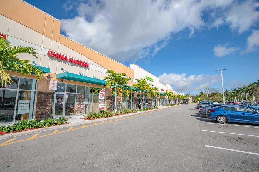 7910 W McNab Rd, North Lauderdale, FL à louer - Photo de l’immeuble – Image 3 sur 23